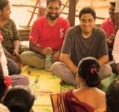 Entertainment: એક સમયે વેચતો હતો ટૂથબ્રશ, હવે આ બોલિવૂડ સેલિબ્રિટી ત્રણેય ખાન કરતાં પણ છે વધુ અમીર, હજારો કરોડમાં છે નેટવર્થ