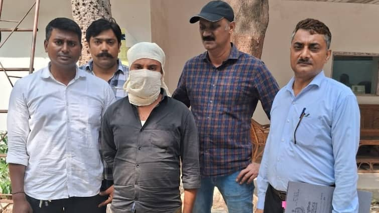 Bihar murder accused arrested from Delhi Who was living in hide ANN बिहार पुलिस से बचने के लिए दिल्ली में आकर बना रिक्शा चालक, ऐसे पकड़ा गया 'मोस्ट वांटेड'