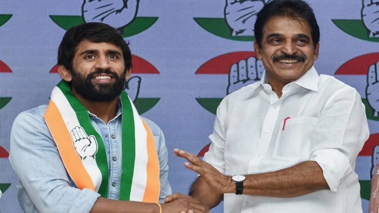 bajrang punia life threat message from foreign number says leave congress otherwise Bajrang Punia: ‘కాంగ్రెస్‌ని వీడండి, లేదంటే మా సత్తా చూపుతాం’.. బజరంగ్ పూనియాను చంపేస్తామంటూ బెదిరింపులు