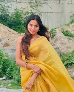 Pranavi Manukonda : ఎల్లో శారీలో ఎల్లోరా శిల్పంలా ఉన్న ప్రణవి మానుకొండ.. ఆమె గురించి ఈ విషయాలు తెలుసా?