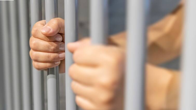 Court sentences accused to 20 years imprisonment for Molestation mentally minor girl in Wankaner વાંકાનેરમાં માનસિક બીમાર સગીર છોકરી સાથે બળાત્કાર કરનારા આરોપીને કોર્ટ 20 વર્ષની સજા ફટકારી 