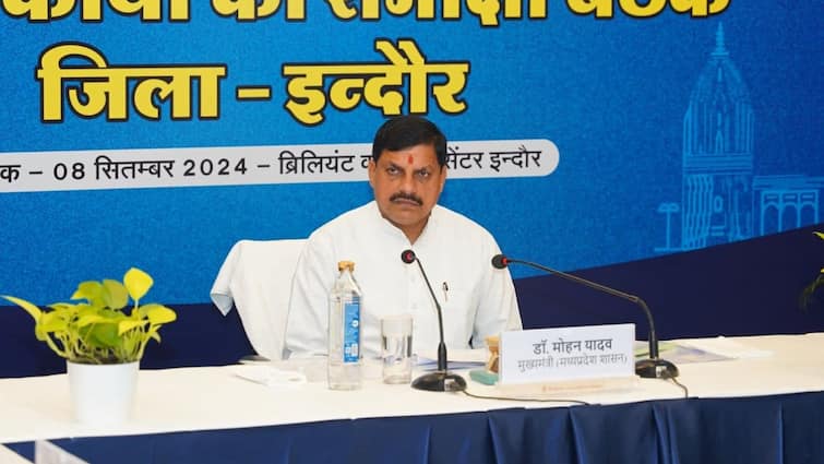 MP CM Mohan Yadav Review meeting in Indore Ujjain Simhastha 2028 and Vande Bharat Train ANN 'MP को विकास के क्षेत्र में बनाएंगे मॉडल', इंदौर में सिंहस्थ मेले को लेकर सीएम मोहन यादव का बड़ा ऐलान