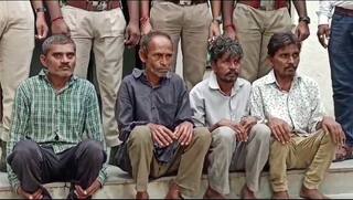 શિનોરમાં આધેડ વિધવા મહિલાનો મૃતદેહ નગ્ન અવસ્થામાં વુક્ષ સાથે બાંધેલી હાલતમાં મળ્યો, 4 આરોપીની ધરપકડ