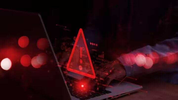 પરંતુ ઈન્ટરનેટ સાથે સોશિયલ મીડિયાના સહારે ફ્રોડને પણ ખૂબ પ્રોત્સાહન મળ્યું છે. હવે ફ્રોડ કરનારા લોકો પણ ઘણા વધી ગયા છે.