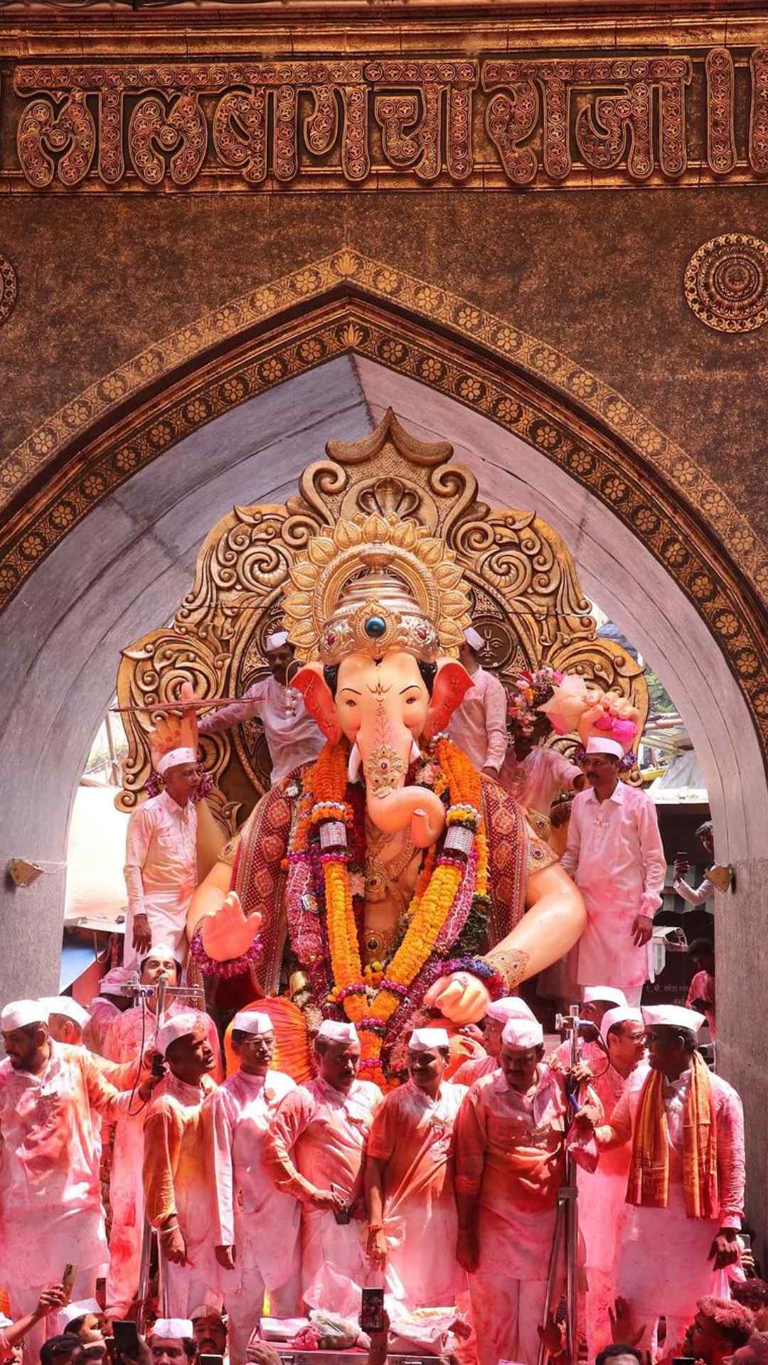 दूसरें दिन 342.770 ग्राम सोना अच्छी खासी चांदी चढ़ावे में आई