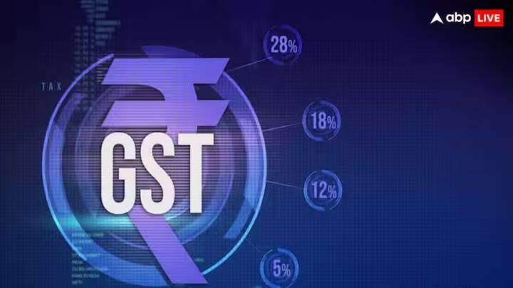 डेबिट आणि क्रेडिट कार्डवर 18 टक्के जीएसटी लागू झाल्यास प्रत्येक ट्रान्झिशन्ससाठी 0.5 ते 2 टक्क्यांपर्यंत शुल्क आकारले जाते. बहुसंख्या व्यवहारांवर सरासरी 1 टक्के इतके शुल्क आकारले जाते.