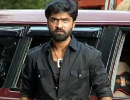 இப்படத்தில் கோபிகா, வடிவுக்கரசி, மொட்டை ராஜேந்திரன் ஆகியோர் முக்கிய கதாபாத்திரத்தில் நடித்து இருந்தனர். இப்படம் வெளியாகி இன்றுடன் ஆண்டுகளை நிறைவு செய்கிறது