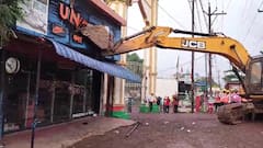 छत्तीसगढ़ के भिलाई में मजार-दुकान पर चला बुलडोजर, कर्बला कमेटी ने मस्जिद के नाम पर किया था कब्जा