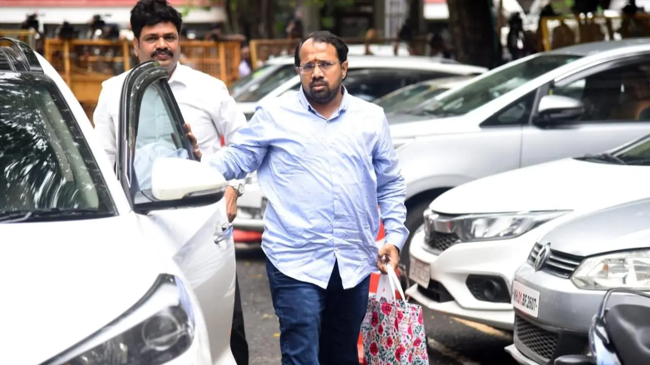 आदित्य ठाकरेंचे निकटवर्तीय सूरज चव्हाण यांना धक्का, कथित खिचडी घोटाळ्याप्रकरणी जामीन नाकारला