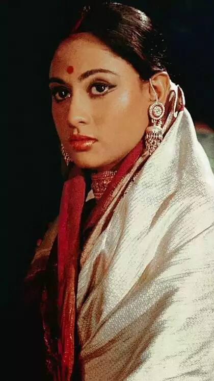 अगर नहीं को चलिए आज हम आपको बताते हैं कि आखिर अमिताभ बच्चन के अलावा वो कौन सा एक्टर है, जिसपर जया बच्चन अपना दिल हार बैठी थी.