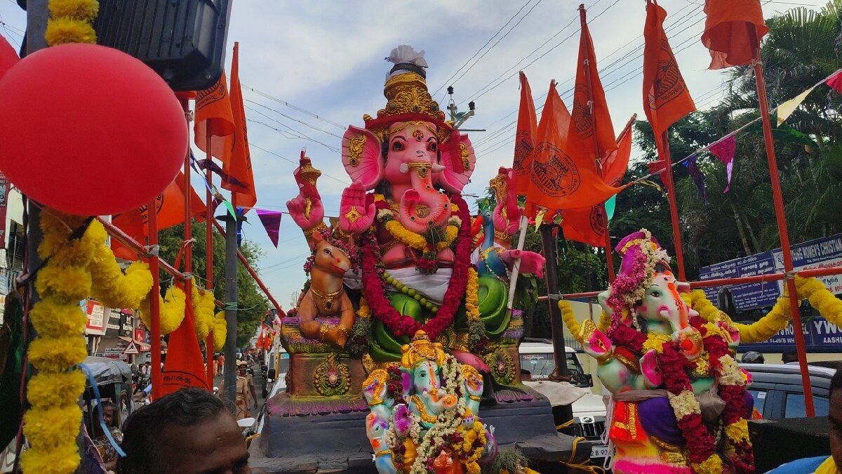 Vinayagar Chaturthi 2024:  சேலத்தில், நீர் நிலைகளில் கரைக்கப்பட்ட விநாயகர் சிலைகள்.. வழிபட குவிந்த மக்கள்..