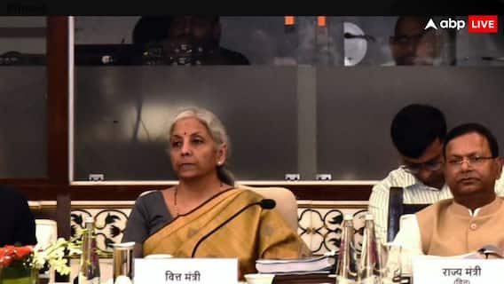 GST Council: धार्मिक यात्रा करने वालों को बड़ी खुशखबरी, सस्ती होगी हेलीकॉप्टर सेवा, घट गया जीएसटी GST Council: धार्मिक यात्रा करने वालों को बड़ी खुशखबरी, सस्ती होगी हेलीकॉप्टर सेवा, घट गया जीएसटी