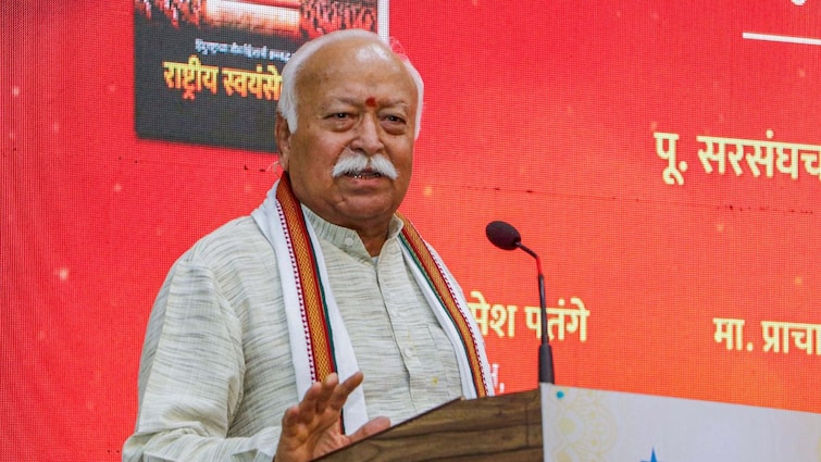 rss chief mohan bhagwat what to do if stones pelted procession dussehra 2024 nagpur સરઘસ પર પથ્થરમારો થાય તો શું કરવું? મોહન ભાગવતે ચેતવણી આપતા કહ્યું - હું આ ડરાવવા માટે નથી કહી રહ્યો