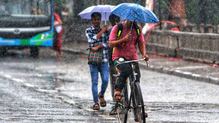 মঙ্গলবার সকাল থেকেই কখনও আকাশের একপাশে মেঘ, অন্য পাশে রোদের তেজ। তারই মাঝে জেলায় জেলায় হালকা-মাঝারি বৃষ্টি।