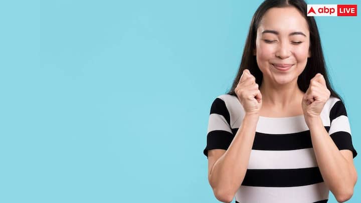 रोज़ाना चेहरे की एक्सरसाइज़ करें: कोरिया में, साफ़ और गोरी त्वचा को एक गुण माना जाता है. इसलिए, हर कोरियाई सुंदरी बेदाग साफ़ त्वचा पाने के लिए कुछ भी करने का प्रयास करती है. अगर आप वी-आकार की जॉलाइन और टाइट और जवां दिखने वाली त्वचा पाना