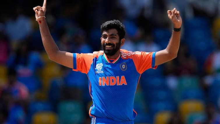 Jasprit Bumrah Viral Video Mumbai Indians Angry On Being Called Right Arm Medium Pacer 'Galat Likha Hai': Jasprit Bumrah Reacts To Being Called A 'Right-Arm Medium' Bowler — WATCH