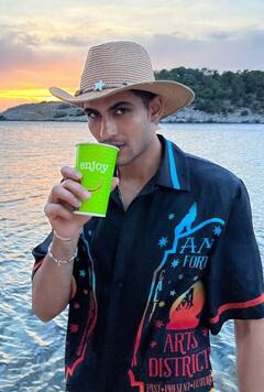 Shubhman Gill: ਸ਼ੁਭਮਨ ਗਿੱਲ ਦੀ ਲਵ ਲਾਈਫ ਨੂੰ ਲੈ ਛਿੜੀ ਚਰਚਾ! ਇਸ ਹਸੀਨਾ ਨਾਲ ਕ੍ਰਿਕਟਰ ਦੀਆਂ ਤਸਵੀਰਾਂ ਵਾਇਰਲ