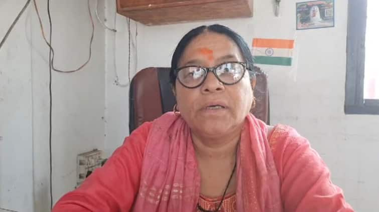 Meerut 30 thousand rupees looted from Kargil war martyr wife she fought bravely against robbers ann मेरठ में कारगिल युद्ध में शहीद की पत्नी से 30 हजार की लूट, बदमाशों की तलाश में जुटी पुलिस