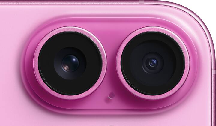 ஐபோன் 16 மாடலின் விலை 79,900 ரூபாயிலிருந்து தொடங்குகிறது. ஐபோன் 16  பிளஸ் மாடலின் விலை 89,900 ரூபாயிலிருந்து  தொடங்குகிறது.