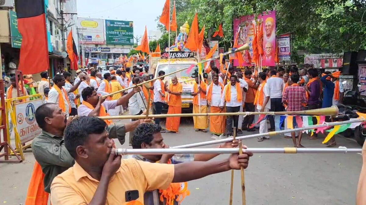 காஞ்சிபுரம்: கோலாகலமாக நடைபெற்ற விநாயகர் சிலை ஊர்வலம்... பலத்த போலீஸ் பாதுகாப்பு...