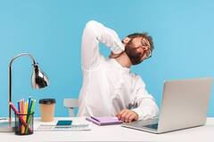 लंबे समय तक कुर्सी पर बैठकर करते हैं काम तो हो जाएं सावधान, इन अंगों को नुकसान पहुंचा रहा है Sedentary Job