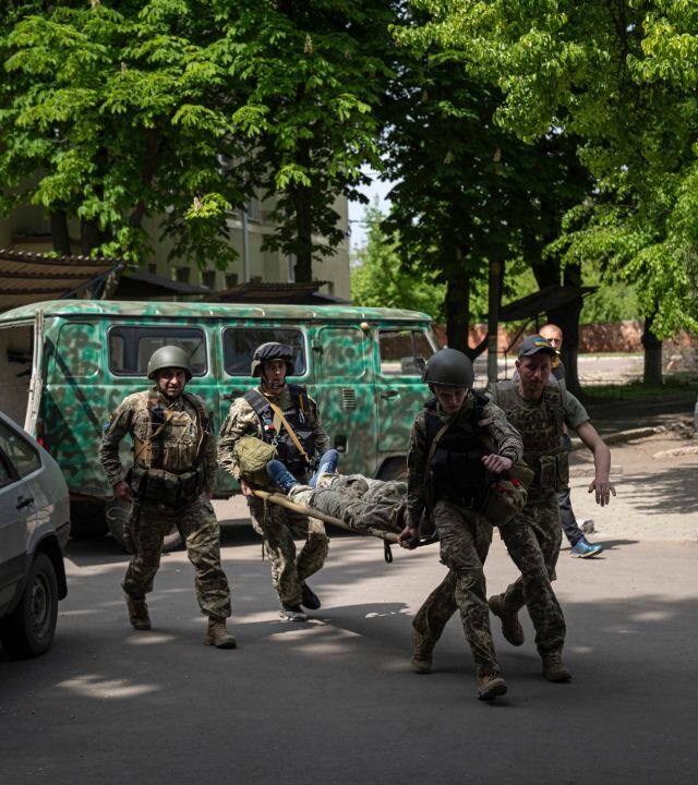 दुनिया में अमेरिका, इटली जैसे कई देशों को लगता है कि रूस और यूक्रेन का युद्ध को शांतुपूर्ण तरीके से रुकवाने में भारत मदद कर सकता क्योंकि भारत के दोनों ही देशों के साथ अच्छे रिश्ते हैं.