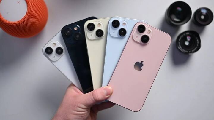 तर iPhone 15 Plus या फोनसाठी आता 79,900 रुपये मोजावे लागतील. सोबतच बँक डिस्काउन्ट, एक्स्चेंज ऑफर आदी लाभ मिळणार आहे.