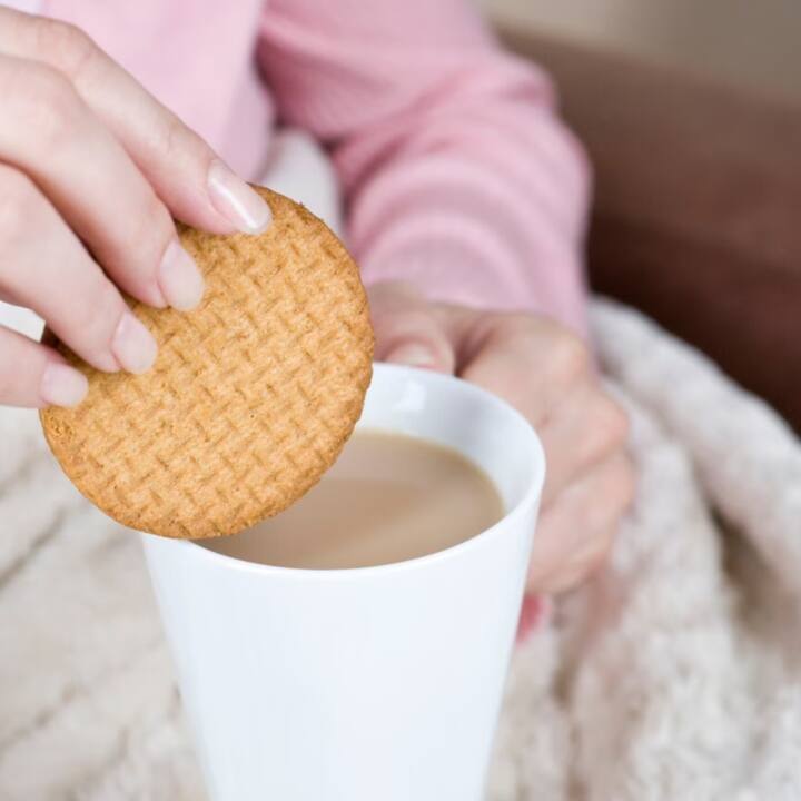 Therefore, do not make the mistake of considering these biscuits healthy and consume them only in limited quantities.