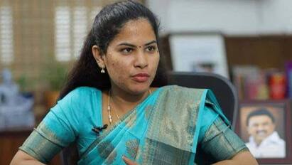 Mayor Priya Sensor to monitor parking in Chennai - TNN சென்னையில் வாகன நிறுத்தத்தை கண்காணிக்க சென்சார் - மேயர் பிரியா