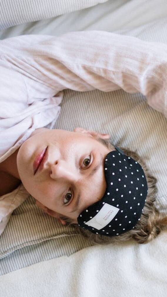 देर रात तक नहीं आती नींद, मतलब कम है यह विटामिन