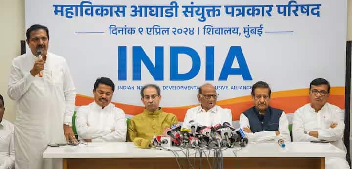 पाचवा झोन पश्चिम महाराष्ट्र आहे, ज्यातंर्गत 58 विधानसभेच्या जागा येतात. जिथे एनडीएला 20 ते 25, महाविकास आघाडीला 30 ते 35 आणि इतरांना एक ते पाच जागा मिळण्याची शक्यता आहे. बारामतीमध्ये मात्र शरद पवारांचीच हवा असल्याचं पाहायला मिळत आहे. तर कोल्हापुरात काँग्रेसला फायदा झाल्याचं पाहायला मिळत आहे.