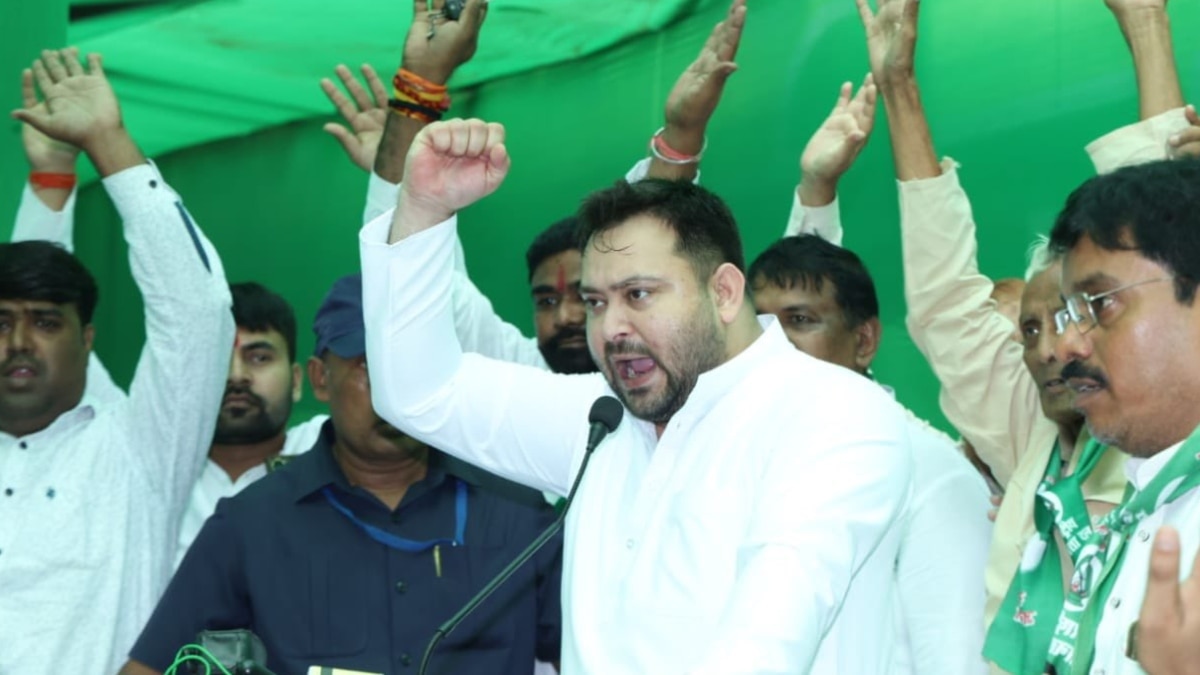 Tejashwi Yadav: ‘कार्यकर्ता संवाद यात्रा’ की शुरुआत करने तेजस्वी यादव पहुंचे समस्तीपुर, संगठन की मजबूती पर है फोकस