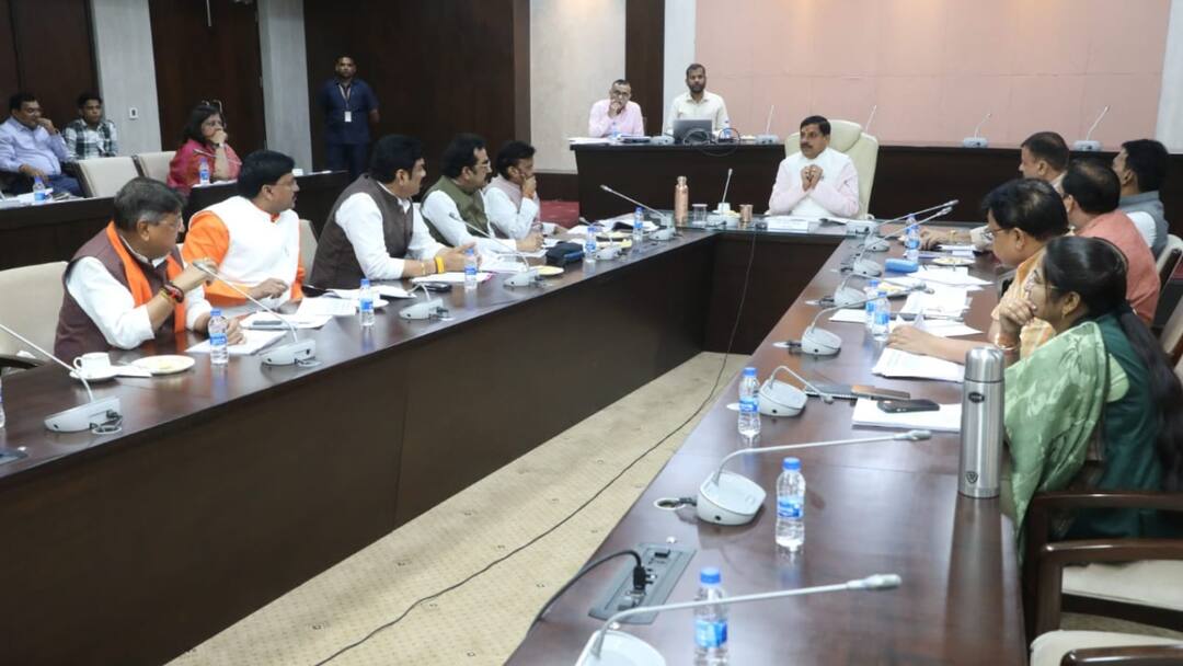Bhopal mp cabinet committee meeting under CM Mohan Yadav for Ujjain Simhastha ANN सिंहस्थ के लिए बनी मंत्रिमंडलीय समिति की बैठक, CM मोहन यादव ने अधिकारियों को दिए निर्देश