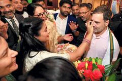 Rahul Gandhi Viral Photo: कौन है यह महिला, जिसके साथ USA में एयरपोर्ट पर दिखे राहुल गांधी? वायरल हुआ फोटो तो मचा बवाल!