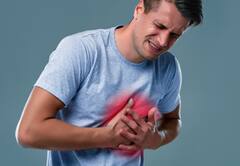 ਜੇਕਰ ਸਰੀਰ ਦੇ ਇਨ੍ਹਾਂ ਹਿੱਸਿਆਂ 'ਚ ਆਉਂਦੀ ਸੋਜ, ਤਾਂ ਹੋ ਸਕਦੇ Heart Attack ਦੇ ਲੱਛਣ