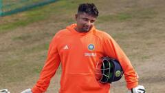 બાંગ્લાદેશ ટેસ્ટ શ્રેણીમાં સરફરાજ ખાનને પ્લેઈંગ ઈલેવનમાં નહીં મળે જગ્યા, બીસીસીઆઇ આ ખેલાડીને આપશે પ્રાધાન્ય!