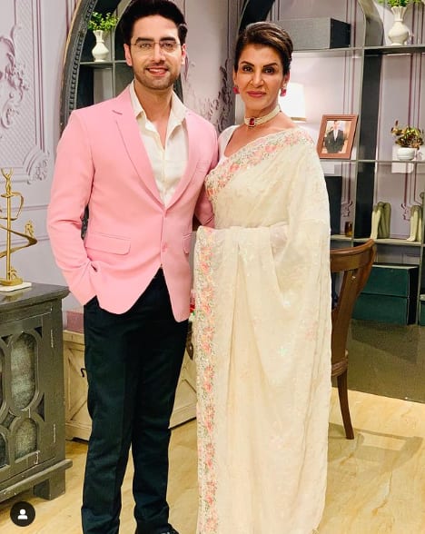 अनिता राज- अनिता राज ने कई बॉलीवुड फिल्मों में भी काम किया हैं. फिर उन्होंने छोटे पर्दे का रुख किया था. 'ये रिश्ता कहलाता है' में कावेरी पोद्दार के रोल में नजर आने वाली अनीता राज की नेटवर्थ चार से साढ़े चार करोड़ रुपये है.