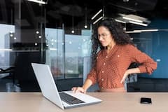 लंबे समय तक कुर्सी पर बैठकर करते हैं काम तो हो जाएं सावधान, इन अंगों को नुकसान पहुंचा रहा है Sedentary Job