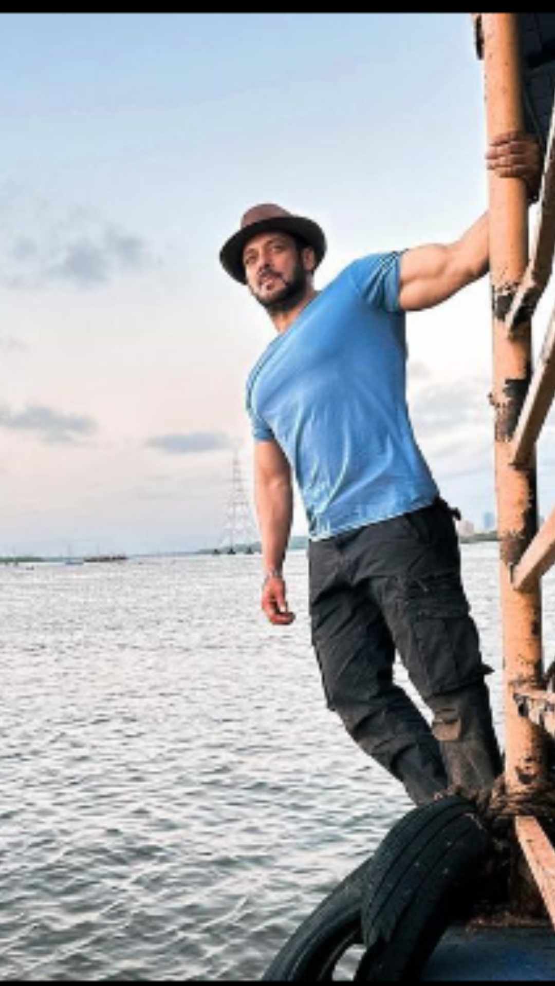 सलमान का वीडियो इस वक्त सोशल मीडिया पर चर्चा का विषय बना हुआ है