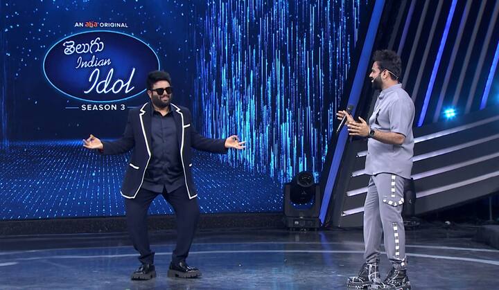 తెలుగు ఇండియన్ ఐడల్ సీజన్ 3 స్టేజి మీద తమన్ వీణ స్టెప్ వేశారు. ఆయన ఈ స్టెప్ ఎందుకు వేయాల్సి వచ్చిందో తెలుసా?