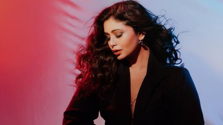 সোশ্যাল মিডিয়ায় বিস্ফোরক পোস্ট করেছিলেন তিনি, আর সেই সূত্রপাত। টলিউডে মহিলা শিল্পীদের হেনস্থা নিয়ে সরব হয়েছিলেন ঋতাভরী চক্রবর্তী। দাবি করেছিলেন এমন এক কমিটির, যেখানে সমস্ত মহিলা শিল্পীরা নিজেদের অভিযোগ নিয়ে খোলাখুলি, নির্ভয়ে কথা বলতে পারেন। সেই বিষয়েই কথা বলতে মঙ্গলবার নবান্নে গিয়েছিলেন ঋতাভরী চক্রবর্তী।