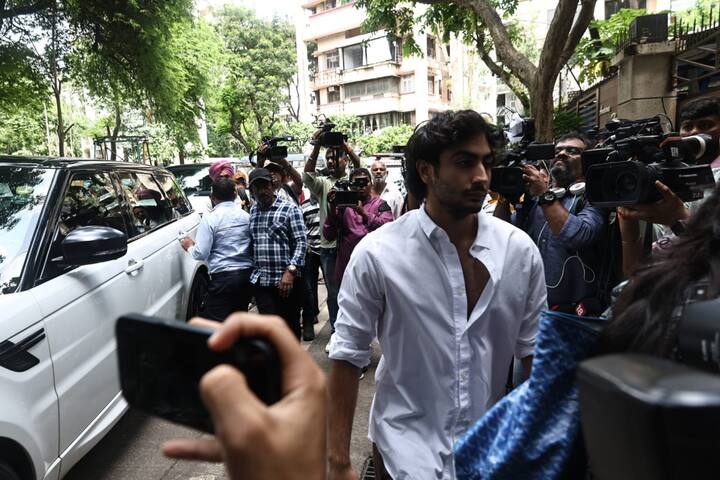 Malaika and Arbaaz's son Arhaan was also clicked as he was seen arriving at his grandfather's residence.