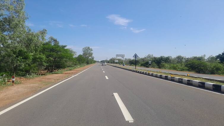 Motorists urge to install electric light facility on Thanjavur – Tiruvaiyar bypass road இருட்டில் மூழ்கிய தஞ்சாவூர் – திருவையாறு பைபாஸ் : வாகன ஓட்டிகள் வைக்கும் முக்கிய கொரிக்கை