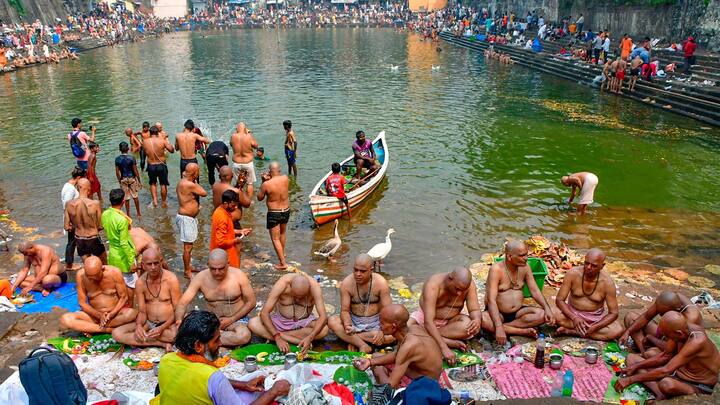 ১৫ দিনের এই সময়কালে বেগুন, মসুর ডাল, ছোলা, কালো জিরে ও সর্ষে ও গোলমরিচ খেতে নেই।(ছবি সৌজন্য- পিটিআই)