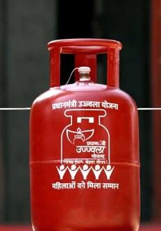 ਔਰਤਾਂ ਨੂੰ ਮਿਲਣਗੇ ਮੁਫਤ 'ਚ ਇੰਨੇ ਸਿਲੰਡਰ, ਇਸ ਜਗ੍ਹਾ 'ਤੇ Ujjwala ਯੋਜਨਾ ਦਾ ਦੁੱਗਣਾ ਮਿਲੇਗਾ ਲਾਭ