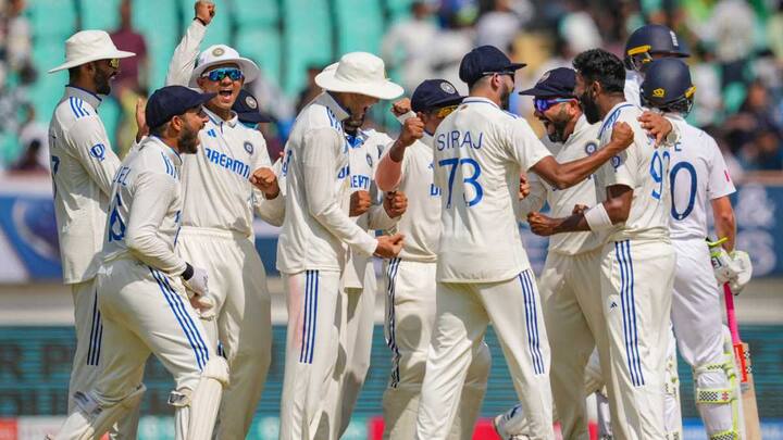 भारत और बांग्लादेश के बीच 19 सितंबर से टेस्ट सीरीज खेली जाएगी. इससे पहले टीम इंडिया के लिए अच्छी खबर आई है. कप्तान रोहित शर्मा, विराट कोहली और यशस्वी जयसवाल ने टेस्ट रैंकिंग में छलांग लगाई है. रोहित शर्मा पांचवें पायदान पर पहुंच गए हैं.