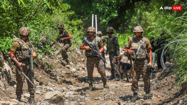 Jammu Kashmir Udhampur Encounter Militants Security Forces Jaish e Mohammed Terrorists Jammu Kashmir: चुनाव से पहले J&K को दहलाना चाहते हैं आतंकी? उधमपुर में मुठभेड़, जैश के 4 दहशतगर्द घिरे