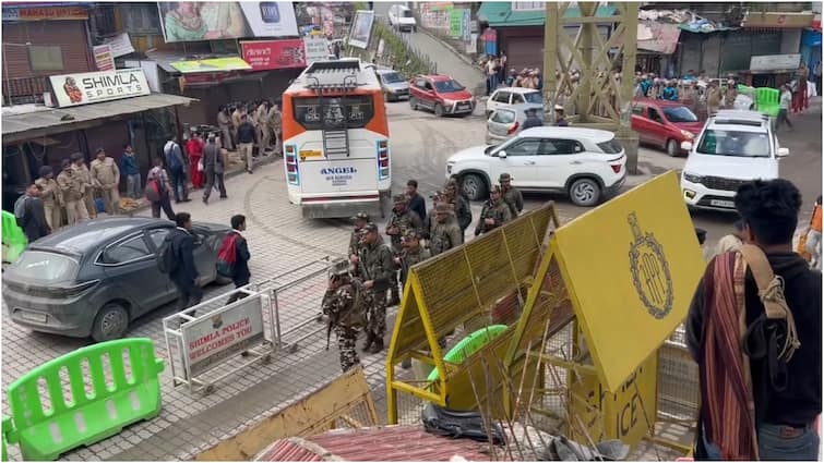 Shimla Mosque Row: Administration imposed section 163 in sanjauli amid protest call ann Shimla Mosque Row: संजौली में चप्पे-चप्पे पर पुलिस की तैनाती, प्रदर्शनकारियों को रोकने का लगा आरोप