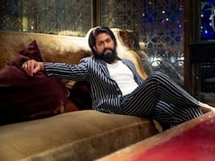 Yash Net Worth: कभी जेब में थे 300 रुपये, अब एक फिल्म की फीस है 30 करोड़, जानें कितने रईस है KGF के 'रॉकी' भाई