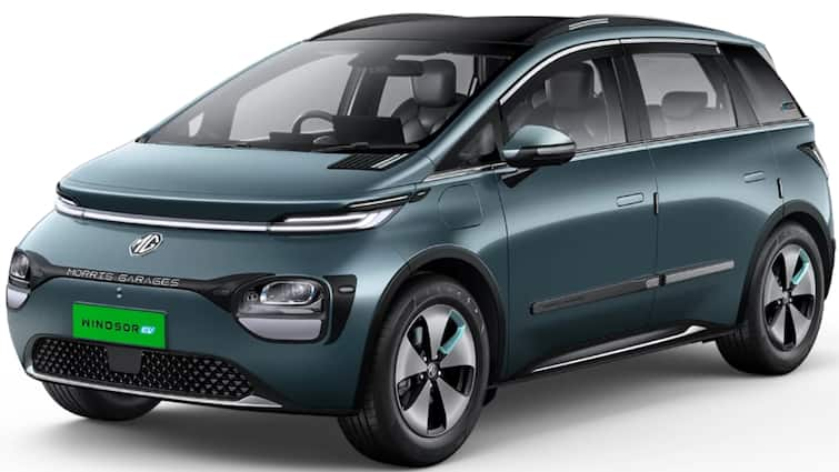 MG Motors Launched Windsor EV 11 September 2024 Powertrain Specifications Safety Features खत्म हुआ इंतजार! MG मोटर्स ने लॉन्च की अपनी तीसरी EV विंडसर, कीमत सिर्फ इतनी